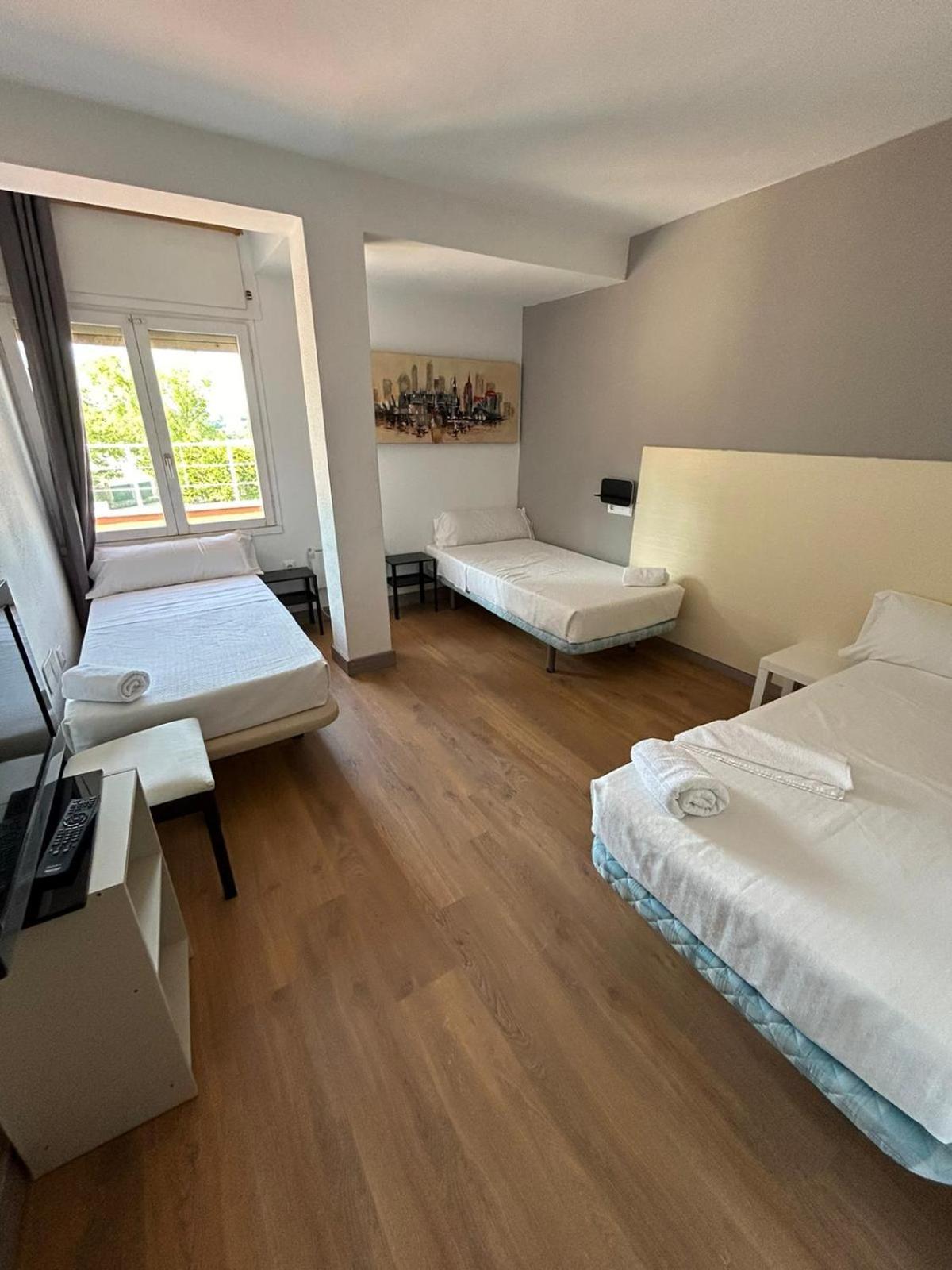 Las Palmeras Hotel Gijon Exterior photo